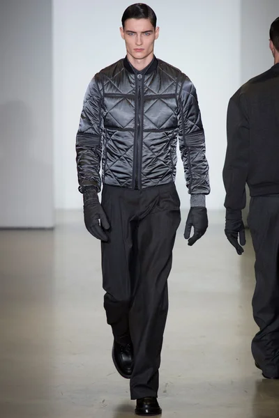 Look 10